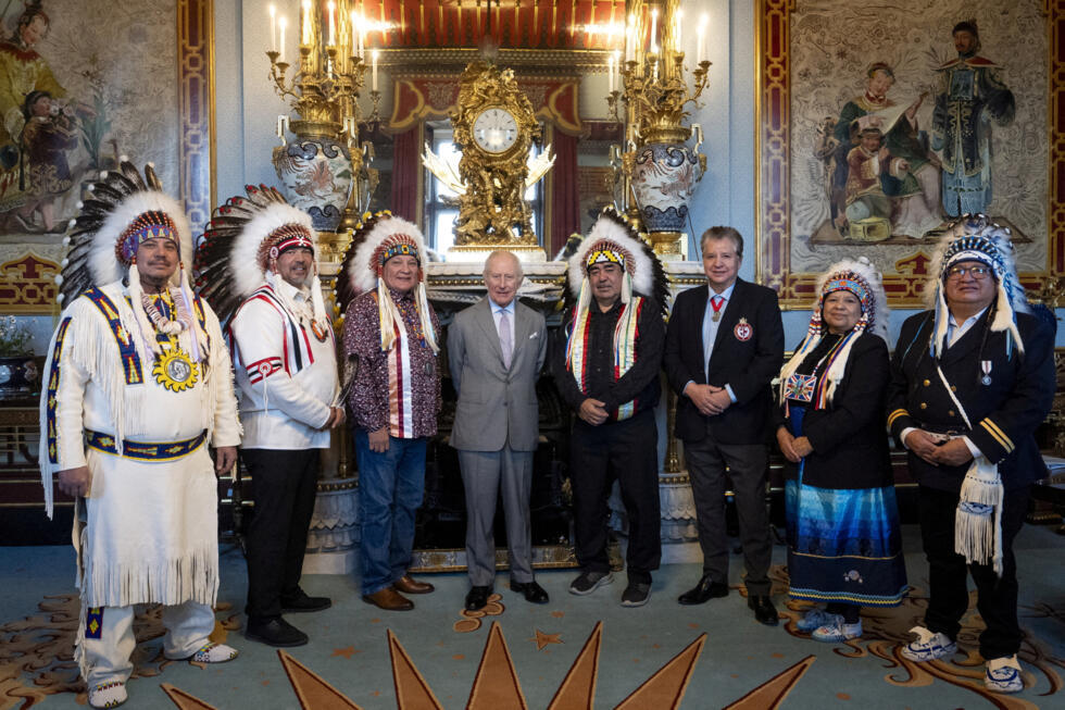 Guerre au Moyen-Orient, pénuries d'essence et Zelensky à Paris : la semaine en images