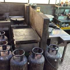 "Menu réduit" : en Inde, les restaurants frappés par la crise du gaz provoquée par la guerre en Iran