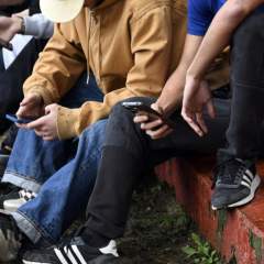 Le rapport mondial sur le bonheur souligne l'impact négatif des réseaux sociaux