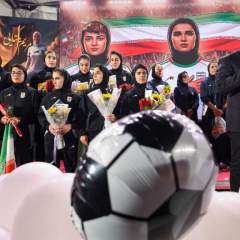 Une célébration avec IA et bouquets de fleurs pour les joueuses iraniennes à Téhéran