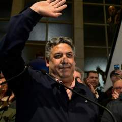 Municipales : l'ancienne gloire du rugby Serge Blanco réussit sa relance en gagnant Biarritz