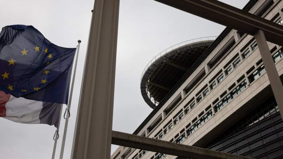 Données bancaires piratées : "L'impression de vivre avec une épée de Damoclès au-dessus de la tête"