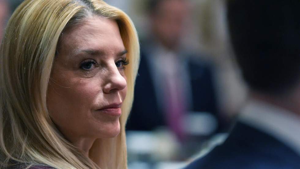 Trump limoge sa ministre de la Justice, Pam Bondi, chargée du dossier ​Epstein