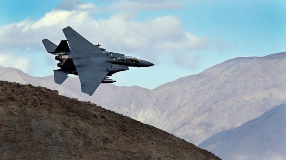 Téhéran et Washington dans une course pour retrouver l'aviateur américain du F-15E écrasé en Iran Téhéran et Washington dans une course pour retrouver l'aviateur américain du F-15E écrasé en Iran