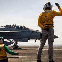 Trump donne 48 heures à l'Iran pour conclure un accord, un pilote américain toujours recherché