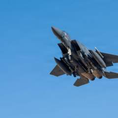 Le pilote américain recherché en Iran a été secouru et est "sain et sauf", selon Trump