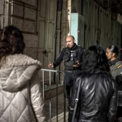 Pâques célébrée à Jérusalem sur fond de guerre et de restrictions d'accès au Saint-Sépulcre