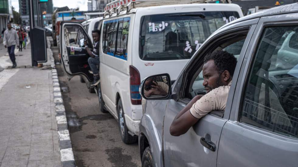 Guerre au Moyen-Orient : le pétrole flambe, les pays africains entre profits et rationnement Guerre au Moyen-Orient : le pétrole flambe, les pays africains entre profits et rationnement