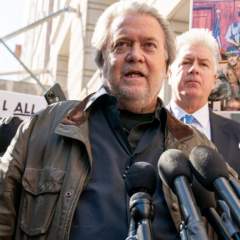 Steve Bannon, ex-conseiller de Trump, obtient une précieuse victoire devant la Cour suprême