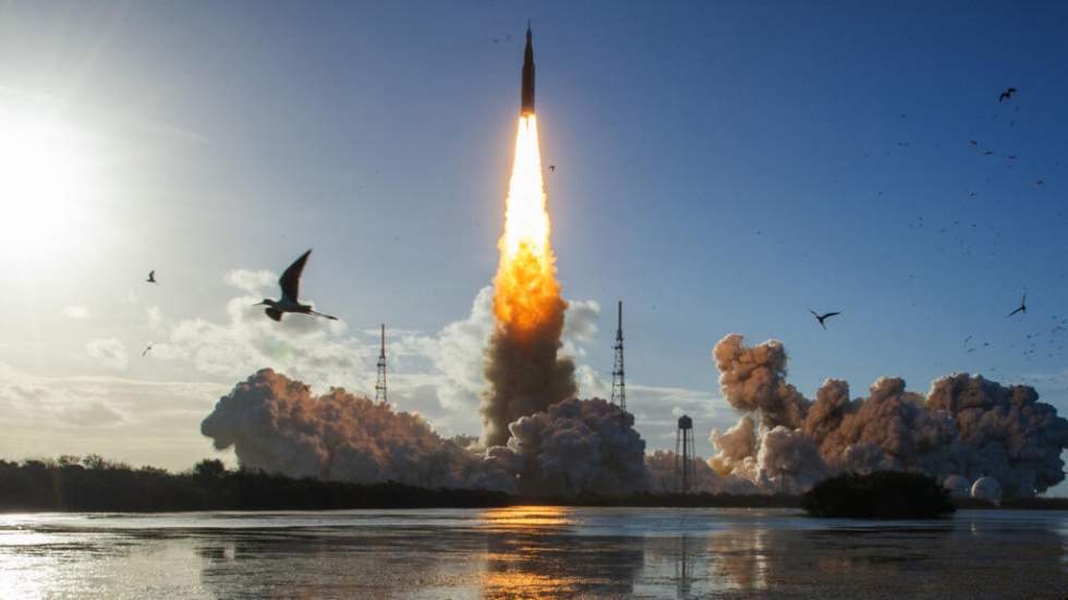 Record de distance, coucher de Terre et météorites : ce qu'il faut retenir de la mission Artémis II