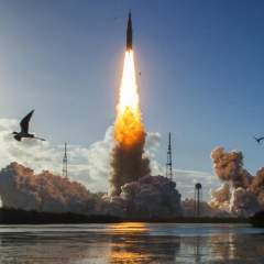 Record de distance, coucher de Terre et météorites : ce qu'il faut retenir de la mission Artémis II