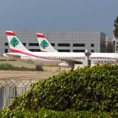 À l'aéroport de Beyrouth, les avions décollent et atterrissent malgré les bombardements israéliens