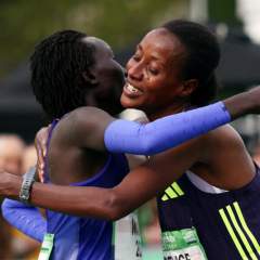 Marathon de Paris : Yemaneberhan Crippa et Shure Demise triomphent, un record pulvérisé