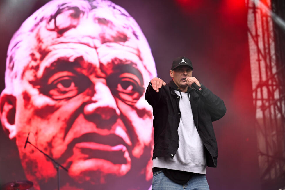 Tour de la Lune, retour de Cécile Kohler et Jacques Paris, frappes au Liban : la semaine en images