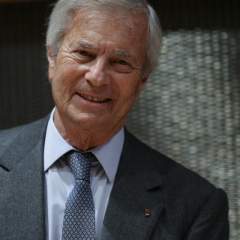 Bolloré affirme que "Grasset continuera" avec "de nouveaux auteurs" malgré les départs