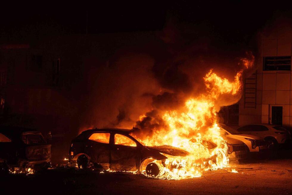 Défaite d'Orban en Hongrie, tournée africaine du pape, Trump se prend pour Jésus : la semaine en images