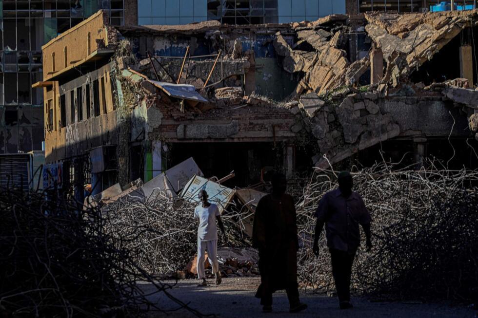 Défaite d'Orban en Hongrie, tournée africaine du pape, Trump se prend pour Jésus : la semaine en images