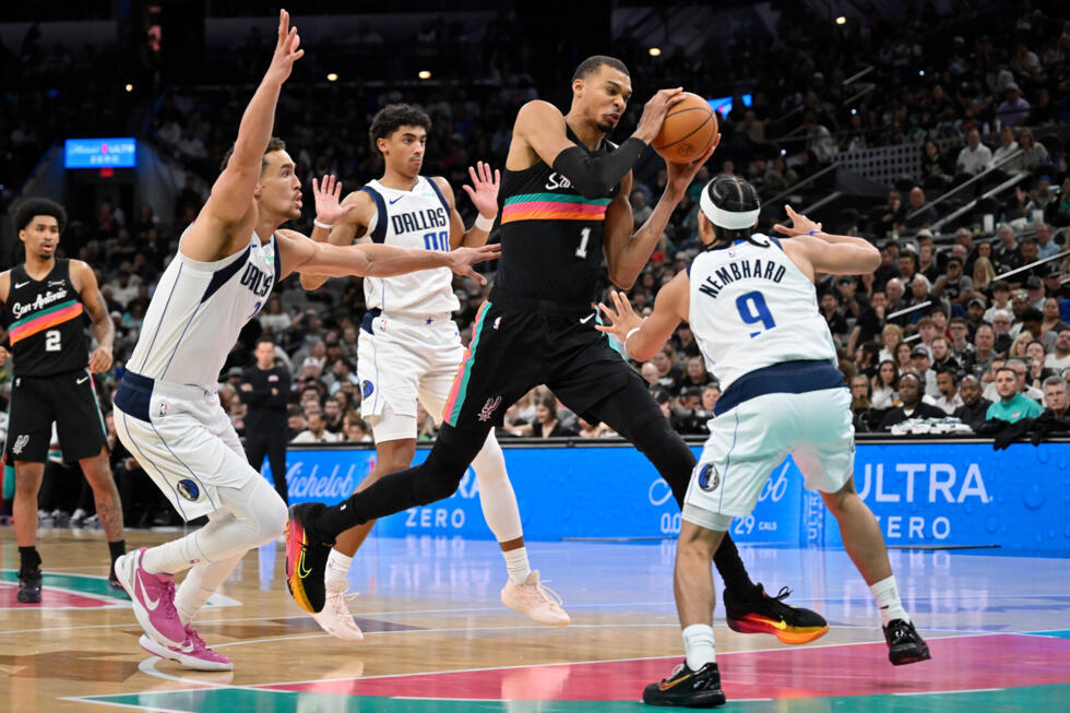 Défaite d'Orban en Hongrie, tournée africaine du pape, Trump se prend pour Jésus : la semaine en images