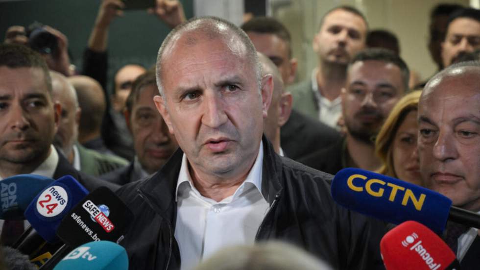 Bulgarie : l'ex-président prorusse Roumen Radev remporte les législatives