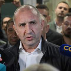 Bulgarie : l'ex-président prorusse Roumen Radev remporte les législatives