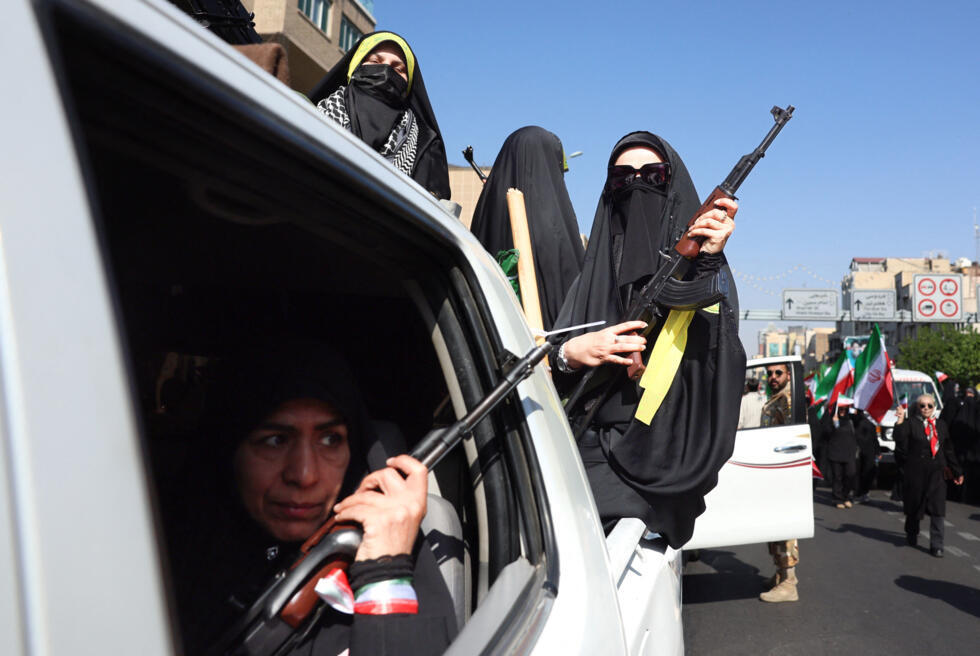 Sur fond de guerre, les exécutions politiques s'enchaînent en Iran