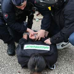 En France, "des dérives menacent notre État de droit", alerte Amnesty International