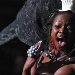 La nouvelle reine de la pop francophone Theodora triomphe aux Flammes avec cinq trophées