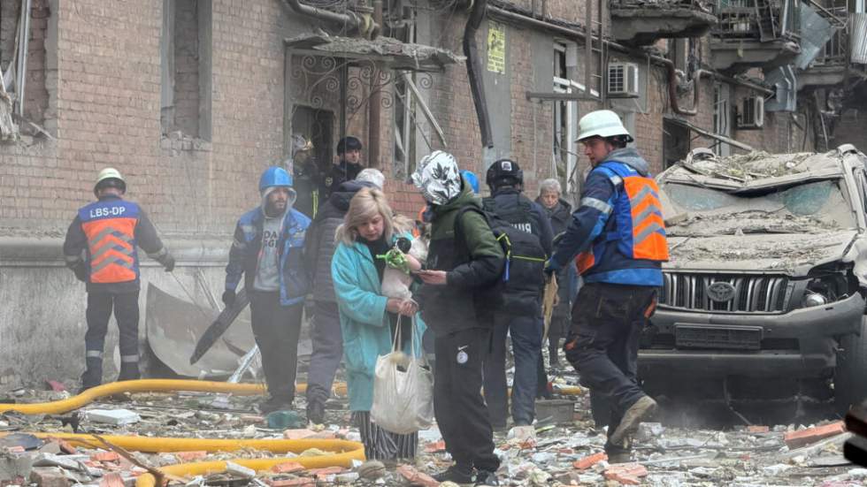 En Ukraine, une frappe russe sur Dnipro fait au moins deux morts et 21 blessés