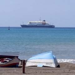 Le navire frappé par un possible foyer d'hantavirus accueilli d'ici "3 à 4 jours" aux Canaries