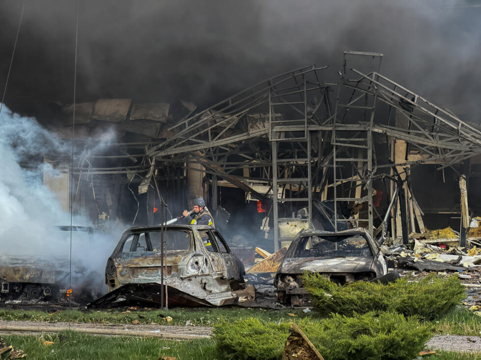 Guerre en Ukraine : la Russie appelle les ambassades à évacuer Kiev "en temps voulu"