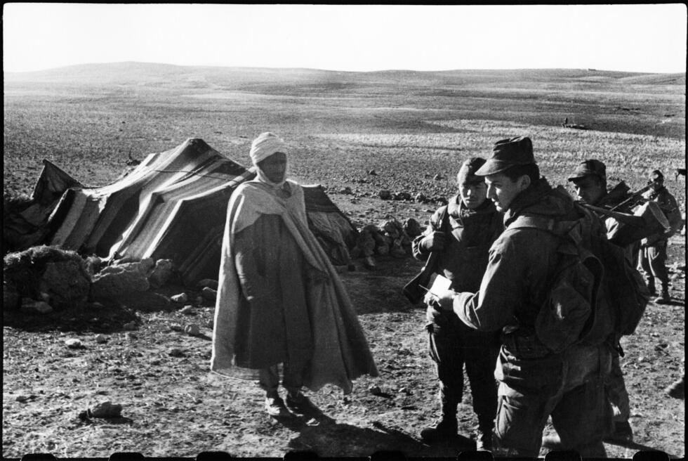 Camps de regroupement en Algérie : "Une histoire extrêmement inhumaine" et oubliée