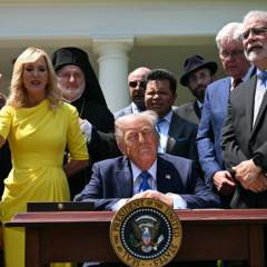 Administration Trump et religieux conservateurs prêts pour un marathon de "prière nationale"