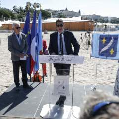 À Cannes, la plage Macé rebaptisée "Brigitte Bardot" en hommage à une icône du festival