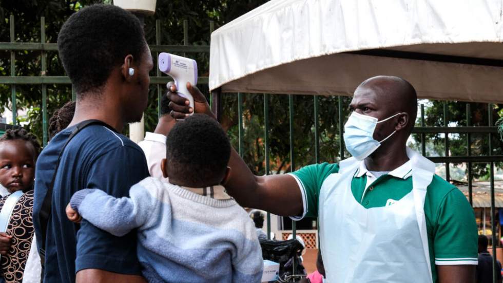 Face à la flambée d'Ebola en Afrique, les États-Unis instaurent des contrôles aux frontières