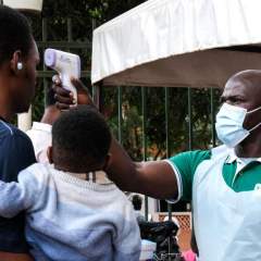 Face à la flambée d'Ebola en Afrique, les États-Unis instaurent des contrôles aux frontières