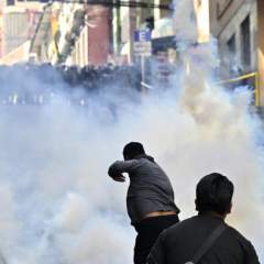 Bolivie : la contestation contre le président s'accentue, violents heurts à La Paz