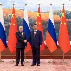 Xi et Poutine affirment le caractère "inébranlable" de leur relation, après la visite deTrump