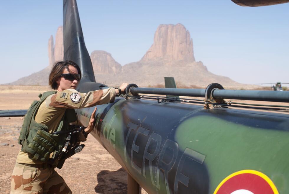 "Femmes au combat" : portraits de militaires françaises sur le terrain, d'hier à aujourd'hui