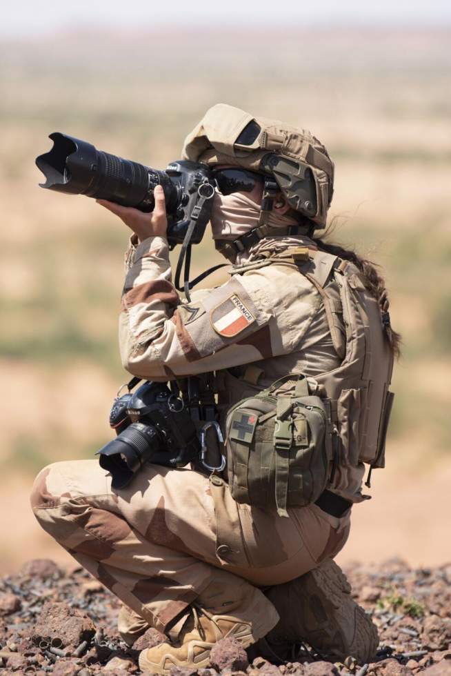 "Femmes au combat" : portraits de militaires françaises sur le terrain, d'hier à aujourd'hui