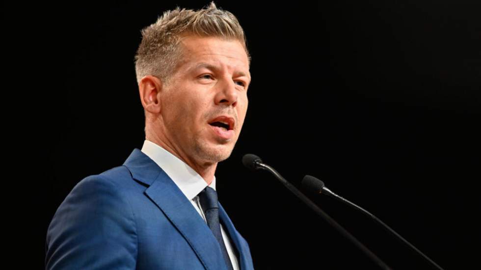 En Hongrie, le Premier ministre Péter Magyar menace le président de destitution