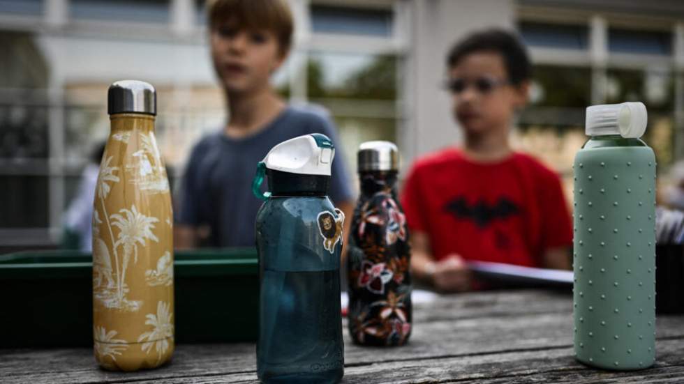 Vacances plus longues, école plus tôt… Face aux fortes chaleurs, faut-il adapter les rythmes scolaires ? Vacances plus longues, école plus tôt… Face aux fortes chaleurs, faut-il adapter les rythmes scolaires ?