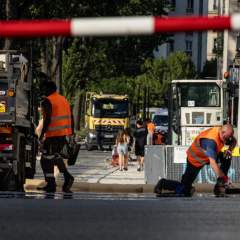 "J'essaie de tenir, jour après jour" : ces travailleurs en première ligne face à la canicule