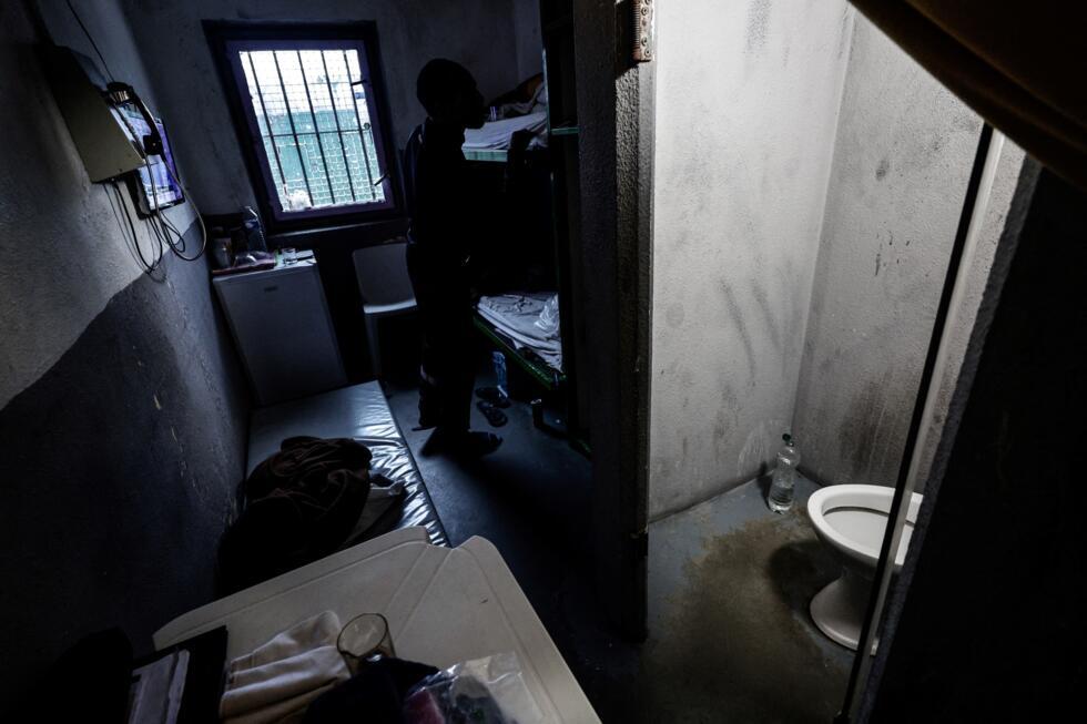 Dans les prisons françaises, la canicule aggrave une "catastrophe pénitentiaire"