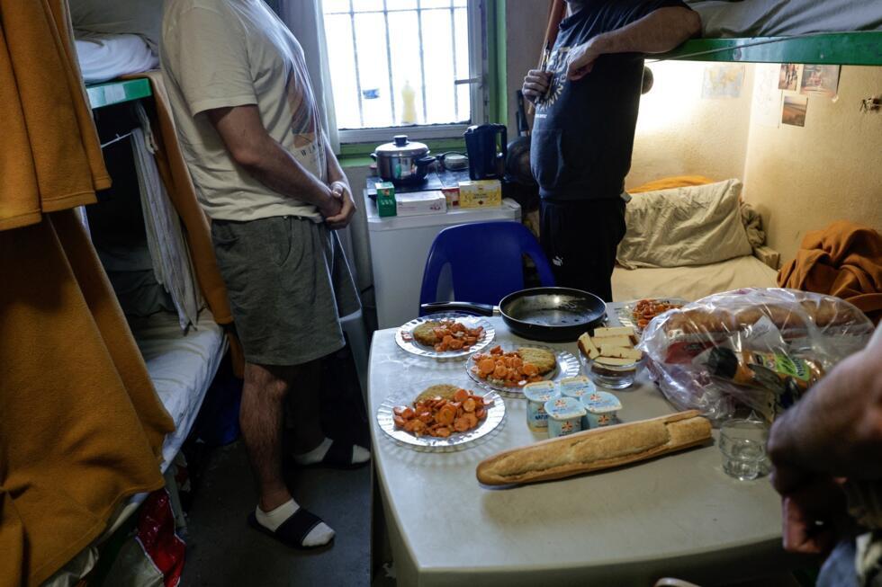 Dans les prisons françaises, la canicule aggrave une "catastrophe pénitentiaire"