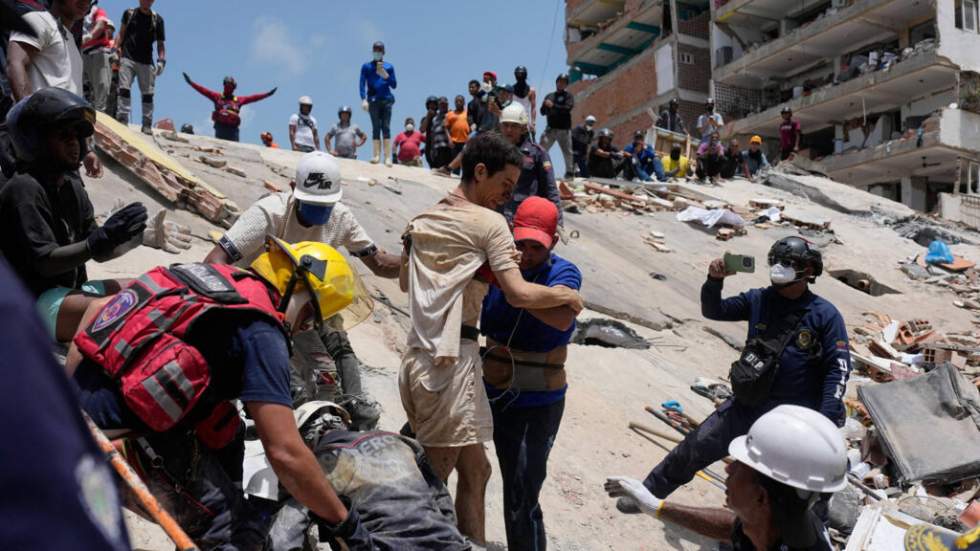 Au Venezuela, au moins 920 morts après le double séisme