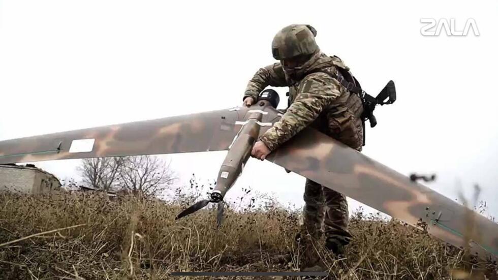 Des images inédites révèlent comment la Russie recycle en Afrique les drones du front ukrainien