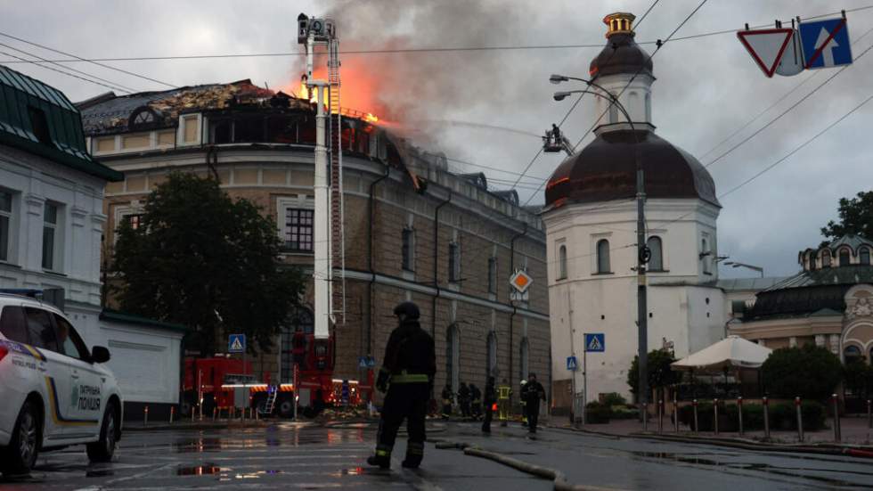 Ukraine : un incendie se déclare dans le centre de Kiev après une explosion