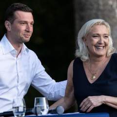 Marine Le Pen et Jordan Bardella réunis pour montrer leur unité, à trois jours d'un jugement décisif