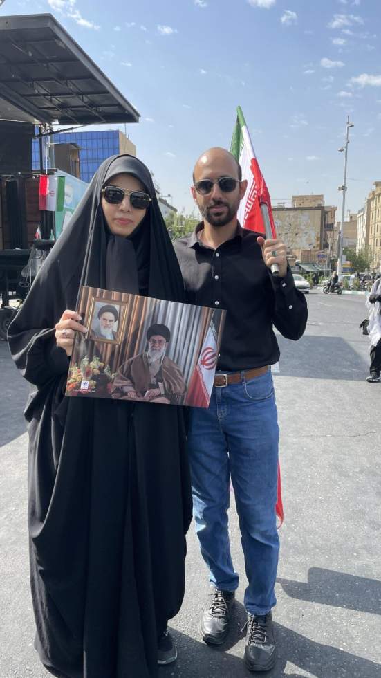 "J'aurais voulu mourir à sa place" : les adieux des partisans d'Ali Khamenei à leur Guide
