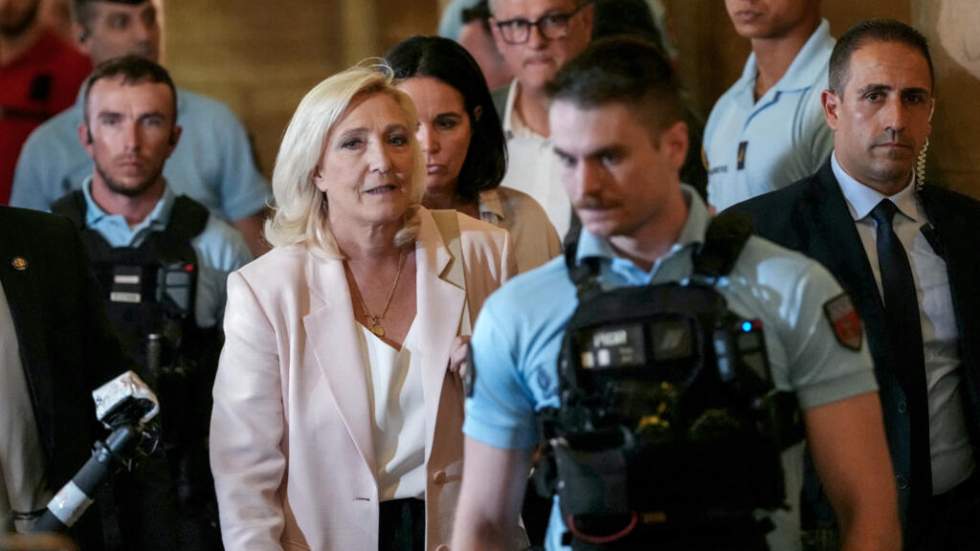 "Délinquante", "privilégiée" : les critiques fusent à gauche après la condamnation de Marine Le Pen